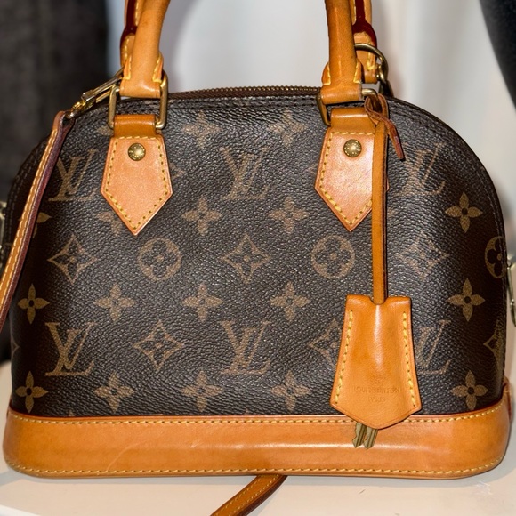 Louis Vuitton Alma BB preloved - Picture 7 of 7